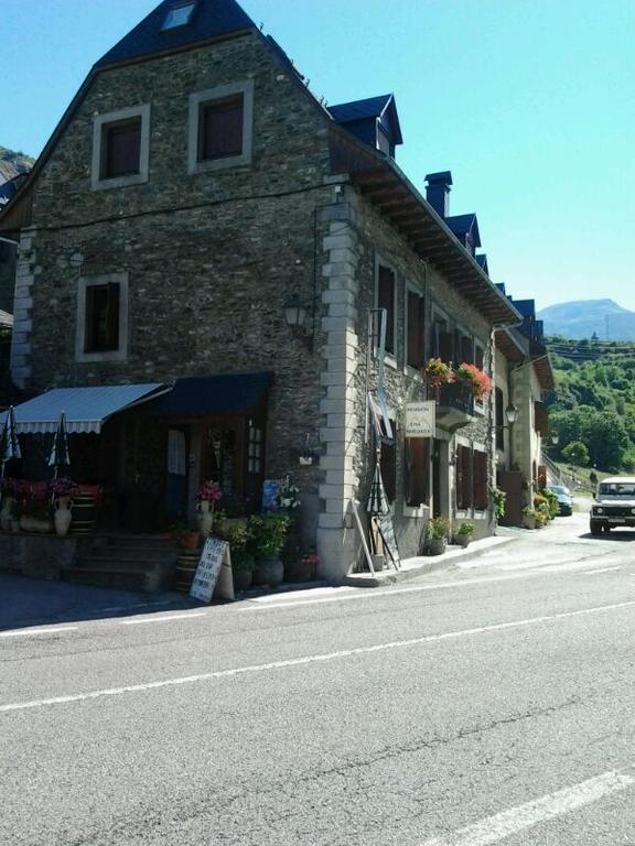 Alojamiento Rural Ostau Era Nheuada Aubert Экстерьер фото